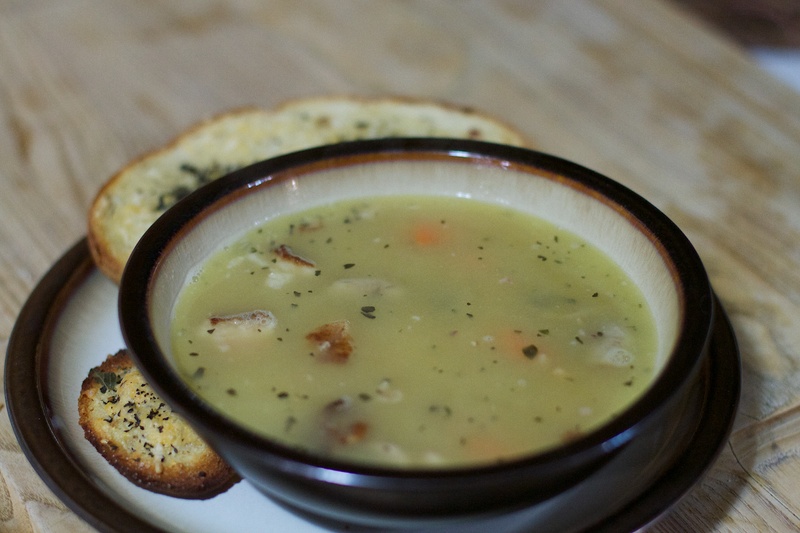 Brodo vegetale di piselli