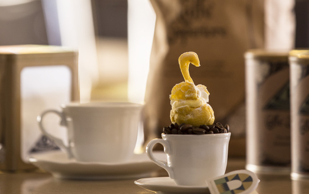 Luce sulla pasticceria