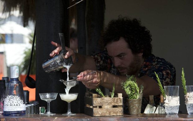 Andrea Zapis vola a Ibiza per la finale mondiale by Gin Mare