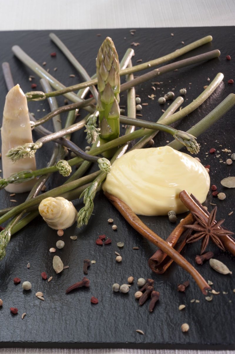 Asparagi selvatici del Bosco Palli
con spuma di zabaione speziato
