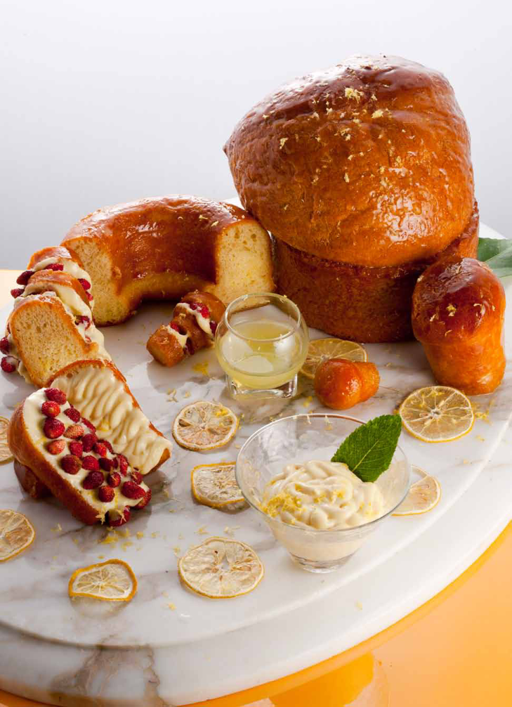 Babà, crema di limoncello e fragoline di bosco