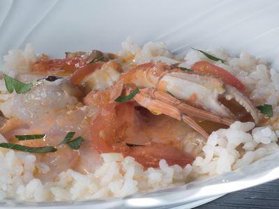Brodetto alla senigalliese con spigola, seppie, vongole e granchietti – Susci, 2000