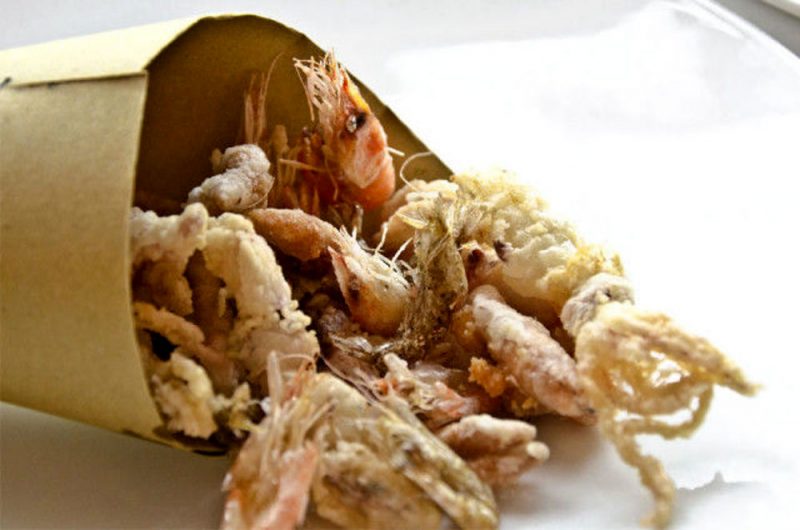 Un cartoccio di fritto misto. Come resistere?