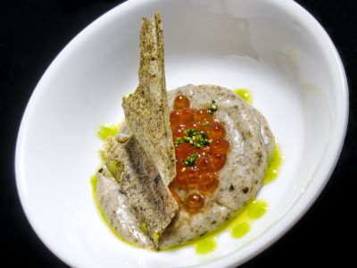 Caviale di salmone dell’Alaska con chips di alga nori