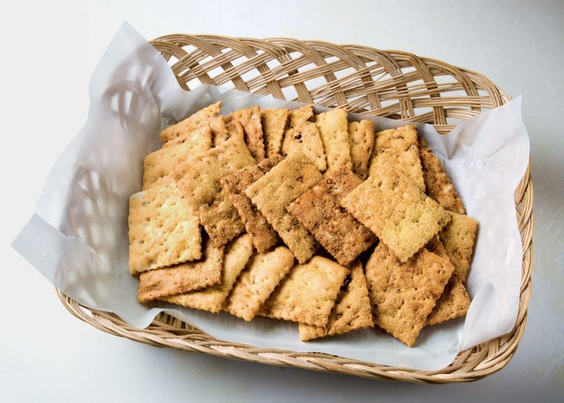 Cracker ai semi di girasole e ai semi di zucca