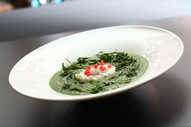 Crema di Borragine, lavertin, uovo in camicia e uova al salmone