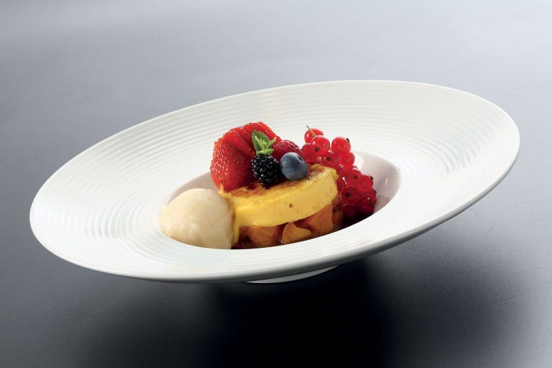 Cremoso allo zafferano con albicocche all’anice e sorbetto alla pesca bianca
