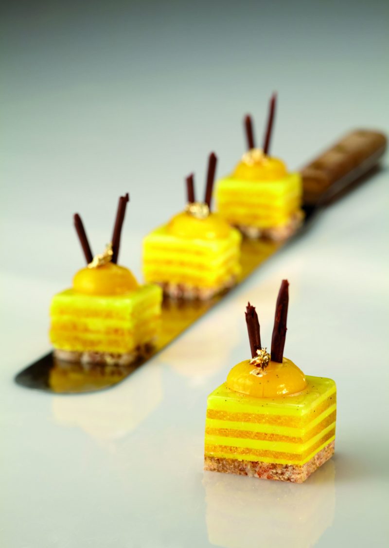 Cubetto alla crema pasticcera