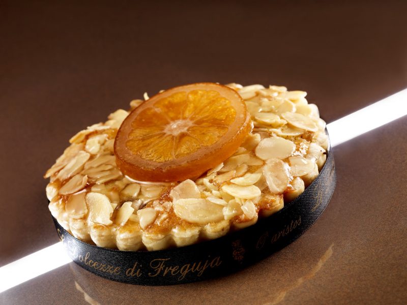 Dolce alle mandorle e frutta candita
