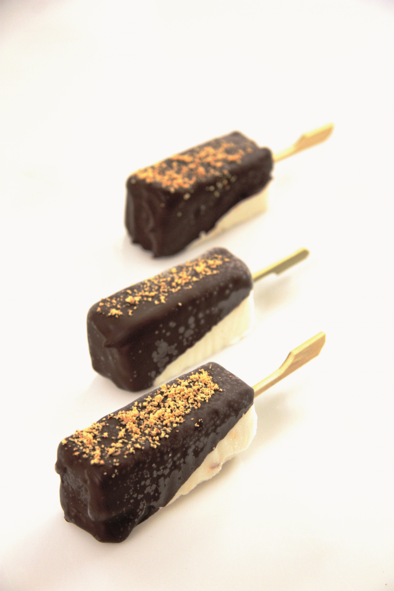 Gelato al latte di asina, olio di nocciola pariani e cioccolato fondente