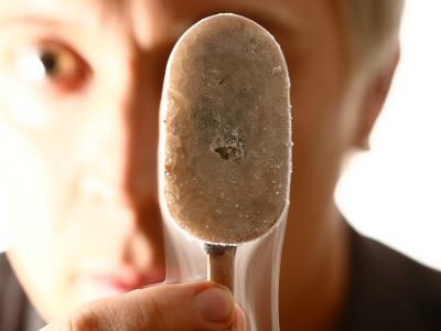 Ghiacciolo di ostrica, limone e liquirizia