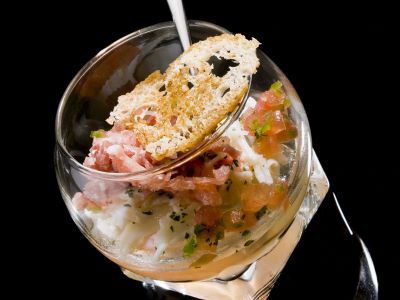 Granchio reale con essenza di gazpacho