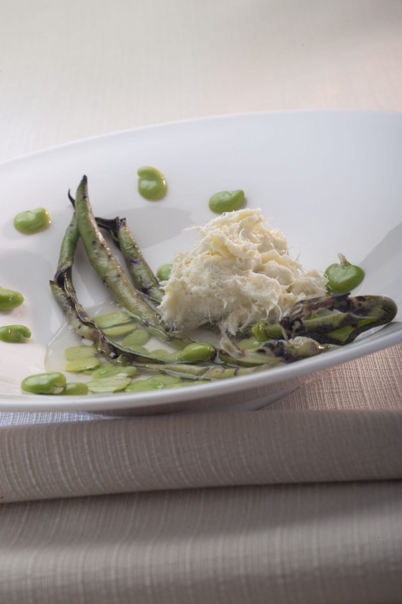 Insalata di fave in brodo
e mantecato di luccio