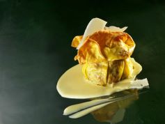Lasagnetta croccante, ragù di fassona, zabaione e aria di parmigiano reggiano vacche bianche di rosola