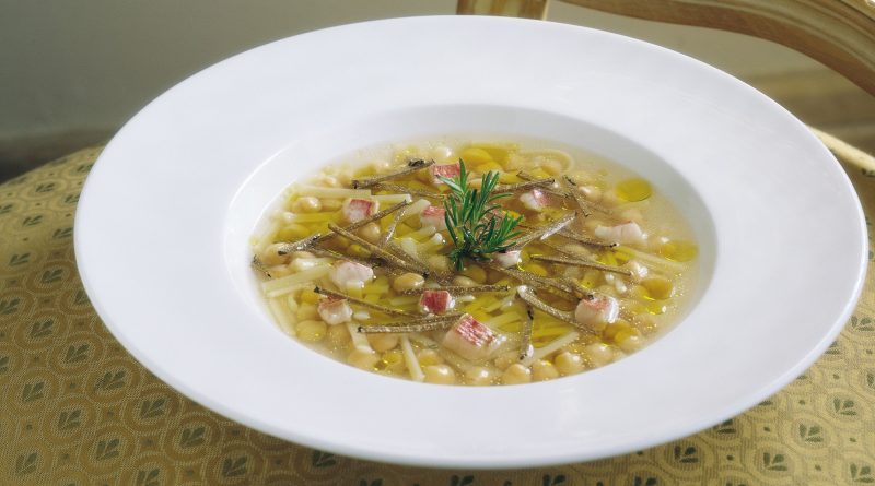 Minestra di ceci con triglie di paranza e tartufo nero
