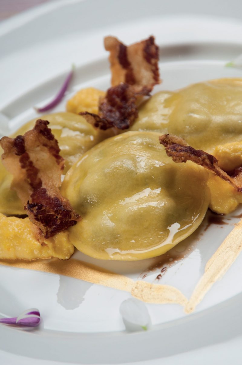 Panciotti di asparagi e mascarpone con carbonara solida