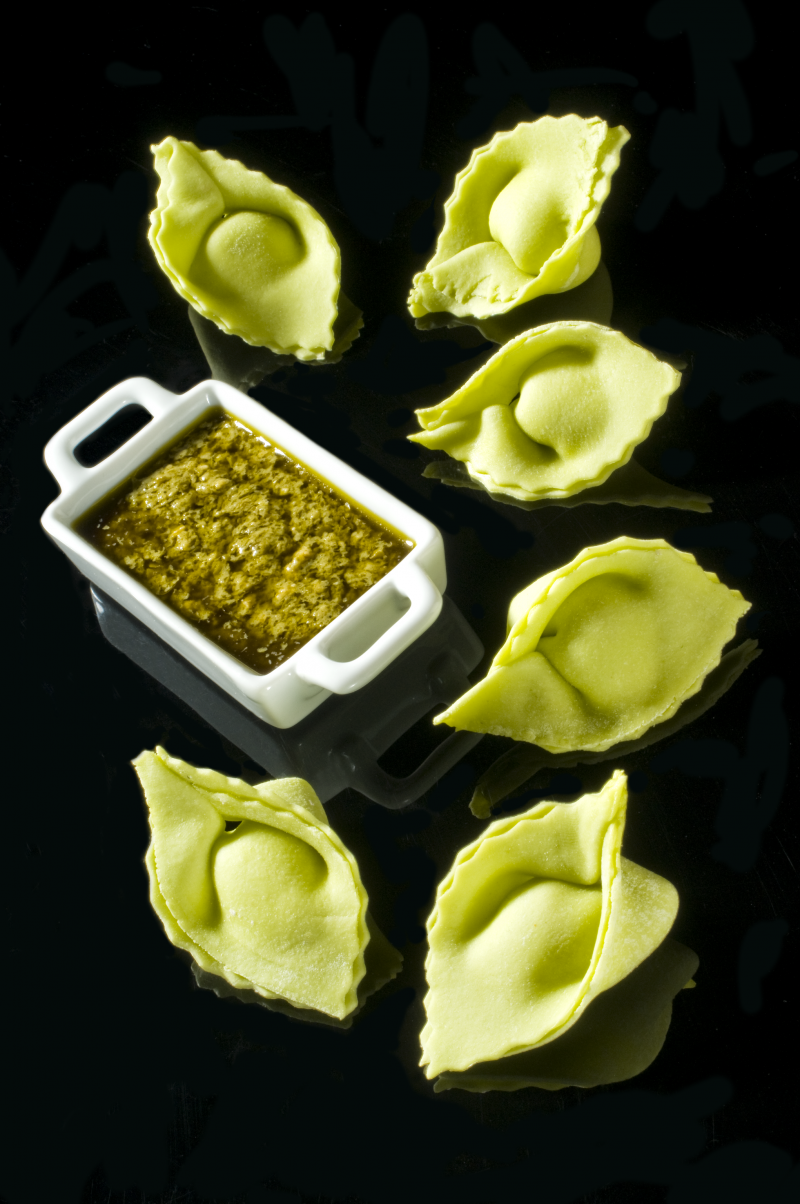 Pansotti in sfoglia di pesto ripieni di fagiolini, patate e ricotta