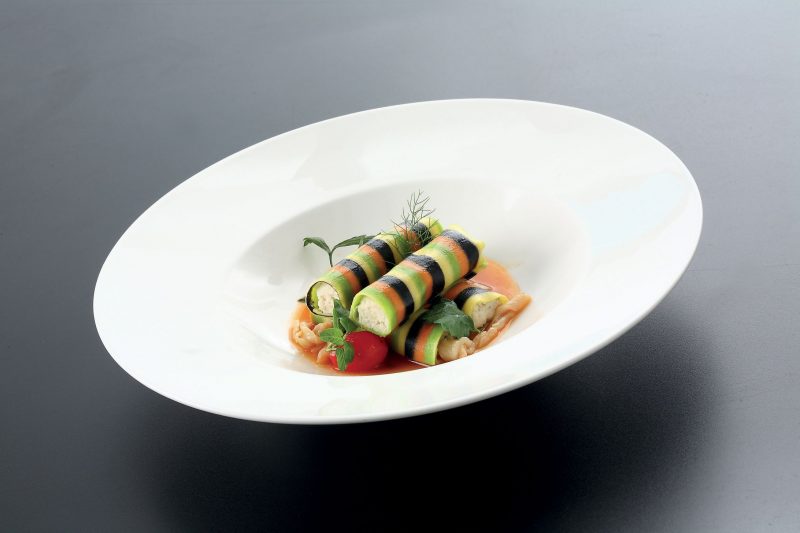 Piccoli cannelloni di rombo con guazzetto di pesce e trippa di baccalà
