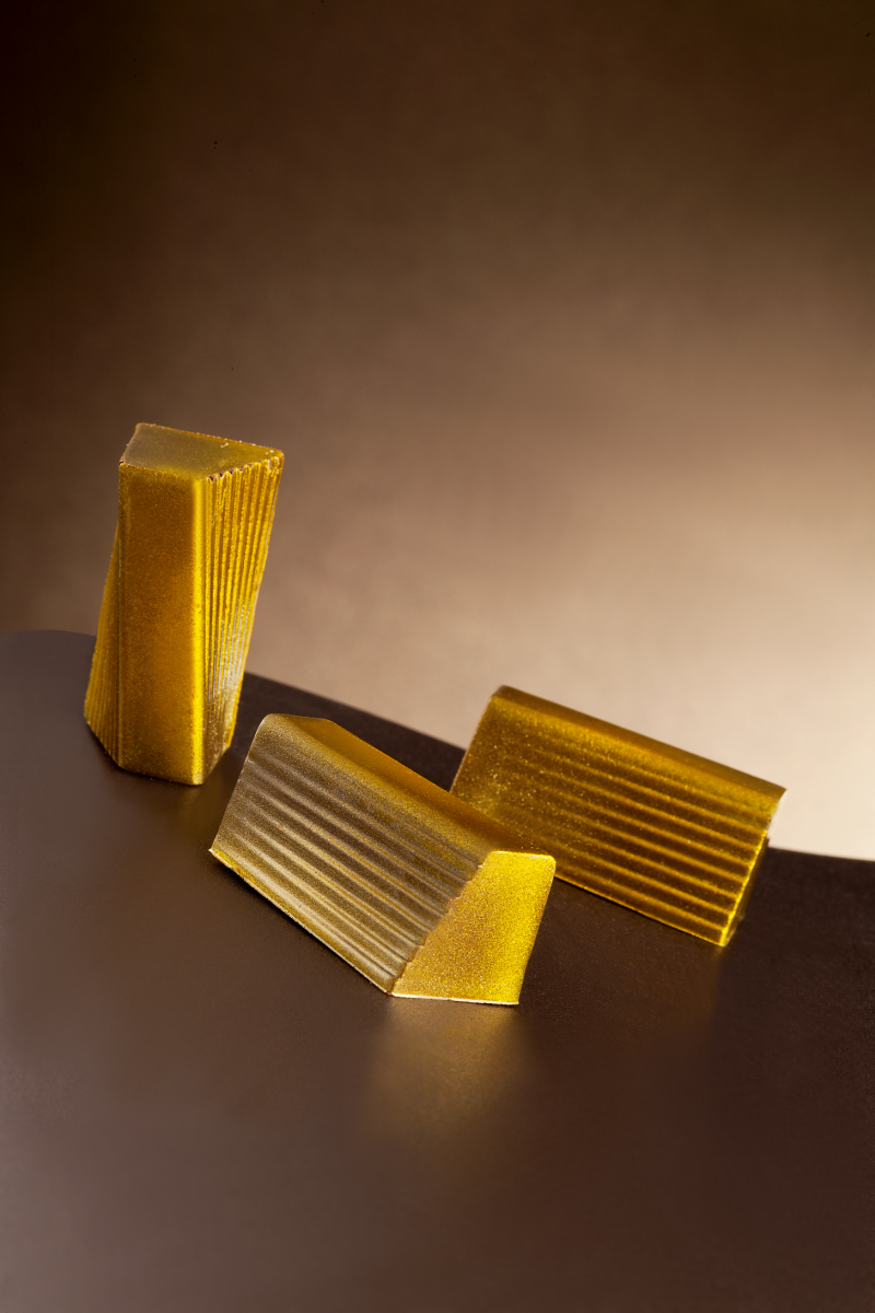 Pralina caramello, albicocca e vaniglia