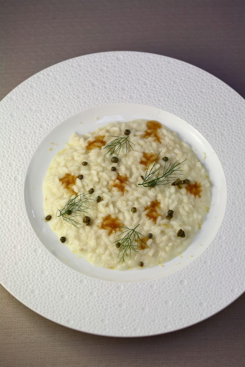Risotto al mascarpone di bufala, colatura di alici, capperi e limone