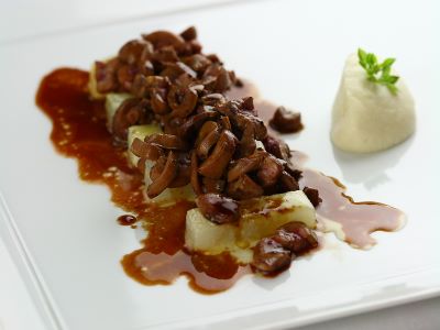 Rognoni di vitello con salsa di senape e purea di sedano