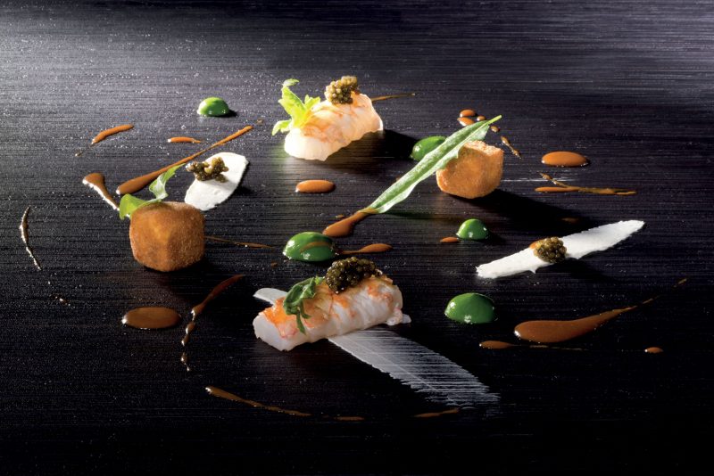 Scampi, cicoria, formaggio di capra, caviale Kaluga Amur