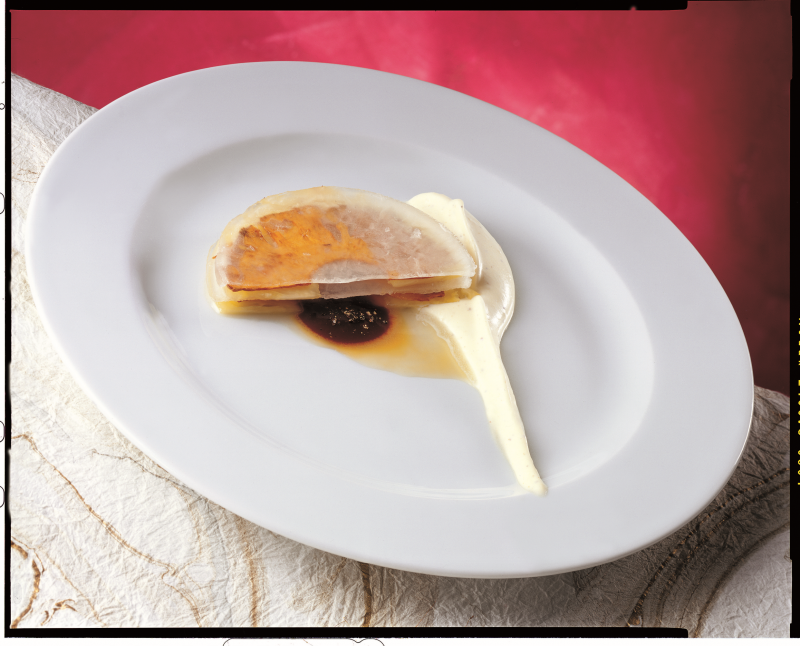 Strutture di ananas con ginepro e toffee
