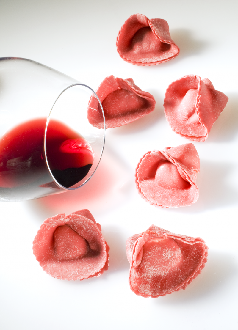 Tortelli al rosso di montalcino ripieni di pecorino e lardo