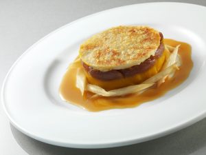 trancio-di-trippa-arrostita-purea-di-zucca-uva-al-vino-rosso-scorzonera-amara
