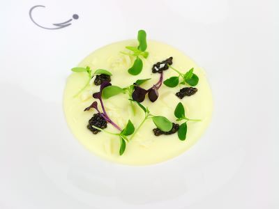 Vellutata di patate con cioccolato bianco e caviale