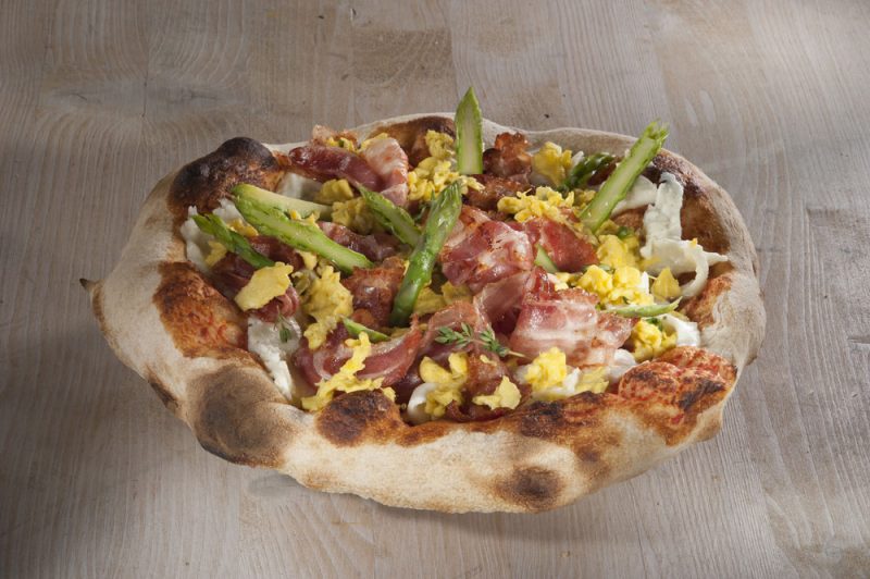 Pizza Asparagi e Uova