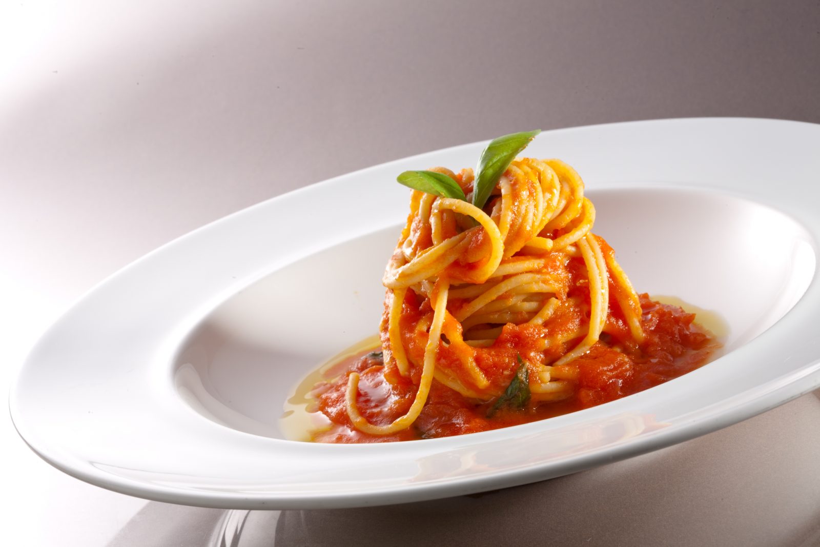 Spaghetti al pomodoro - la Ricetta di Sergio Mei su Italiangourmet
