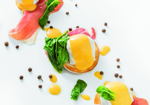 Uova alla Benedict al prosciutto crudo