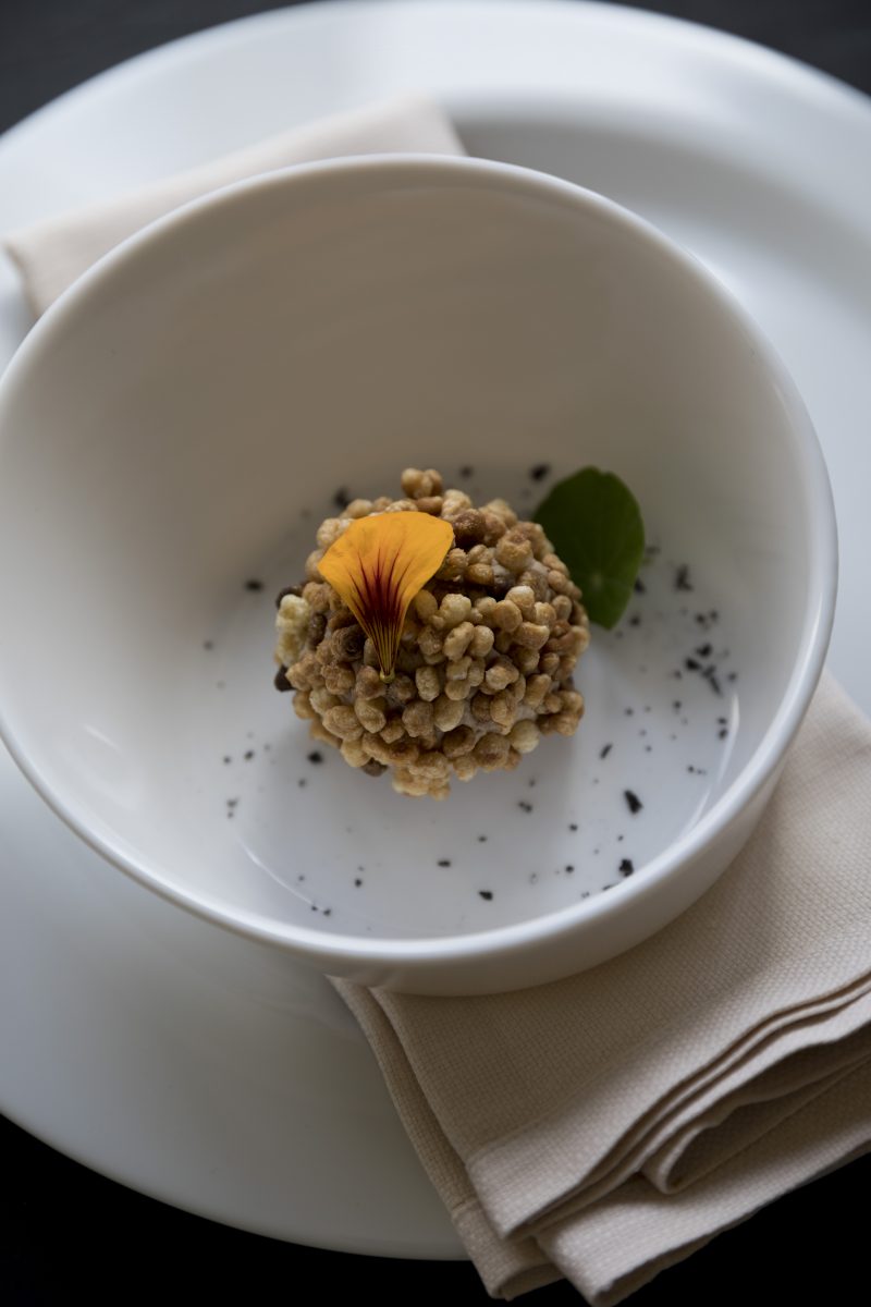 Pop-Pork Stracotto di maiale con copertura di fregola soffiata