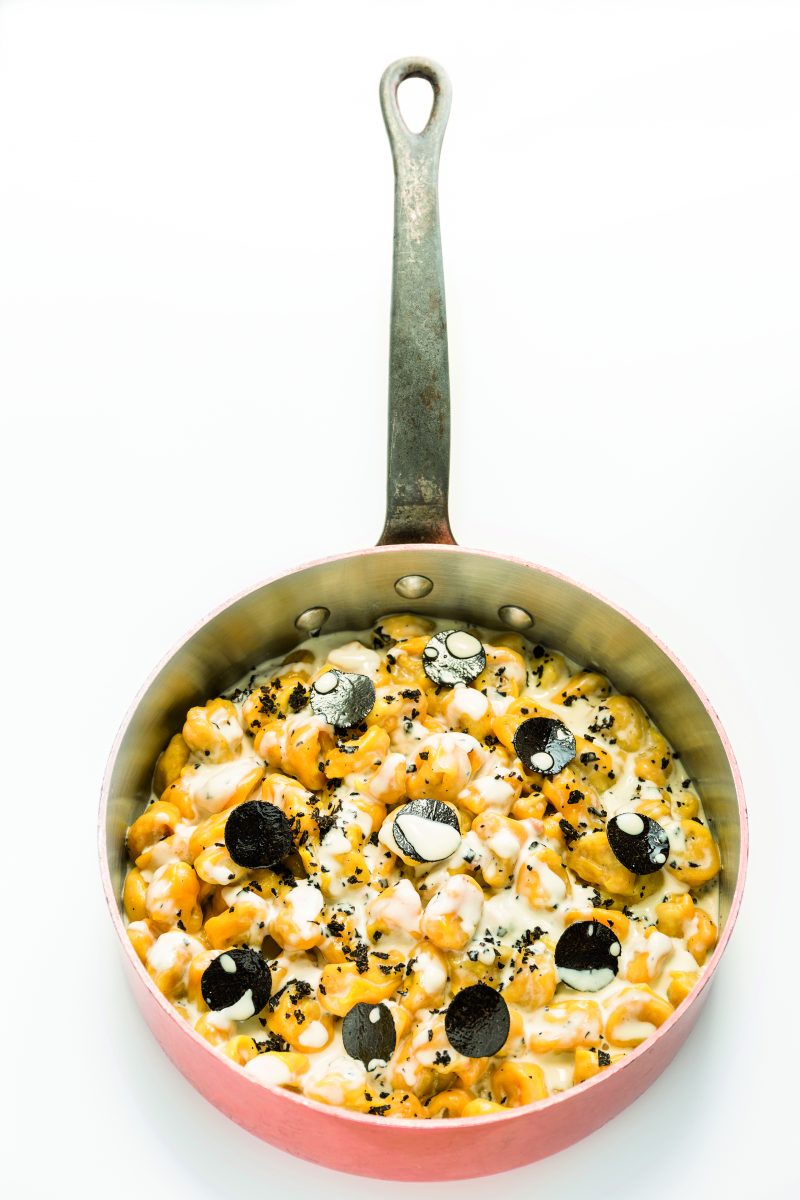 Tortellini con panna e tartufo nero