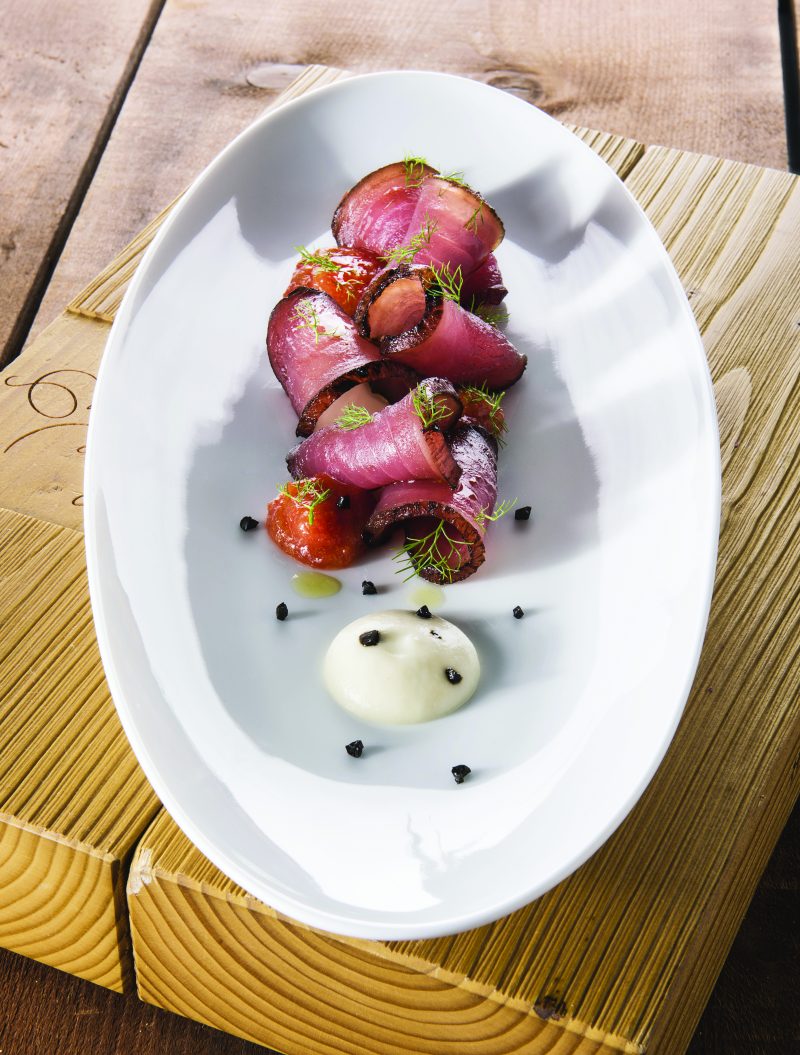 Tonno “pinna gialla” marinato con olio extravergine d’oliva e basilico