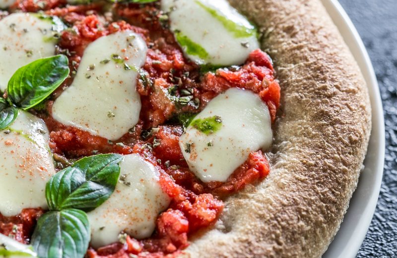 Il nuovo libro sulla pizza contemporanea (e gourmet) di Simone Padoan