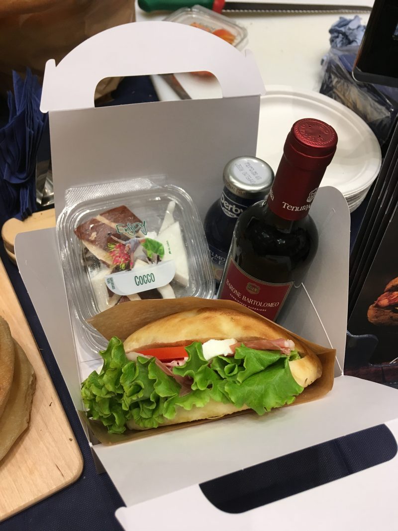 Con la Lunch Box Bassini 1963 il “cestino” arriva in albergo