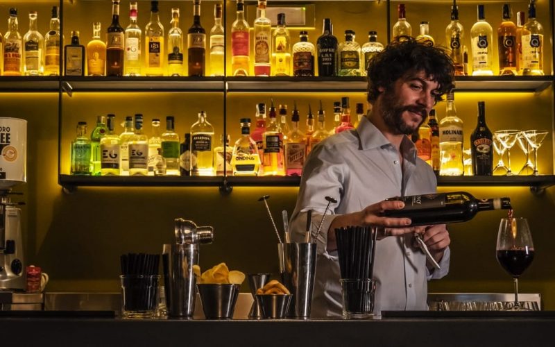 Il 25 aprile l’aperitivo è (come se fossimo) da DistrEAT!