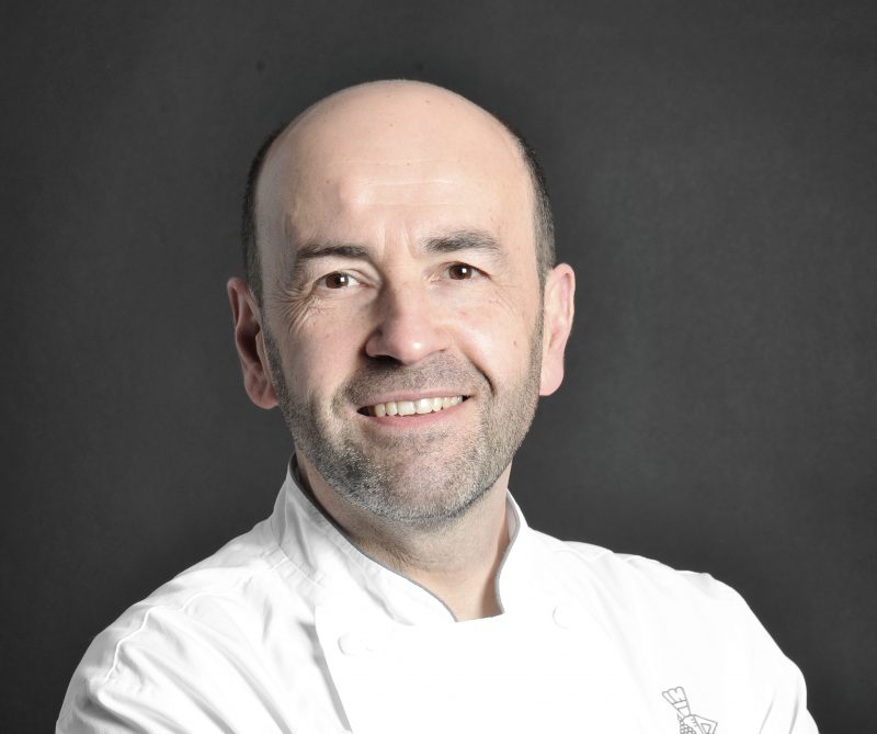 Come si affronta la crisi della pandemia secondo il pasticcere di Belfort Eric Vergne? Concentrazione sul core business, organizzazione, attenzione verso il team di lavoro