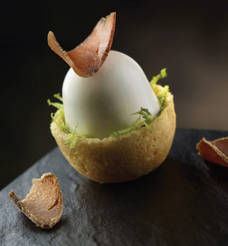 Cestino di frolla alle mandorle e lime con gelato alla mandorla amara salata