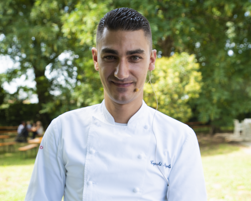 Lo chef Rigels Tepshi ai Weekend del Gusto di Villa Terzaghi