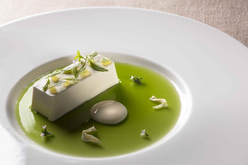 Panna cotta al basilico-lime