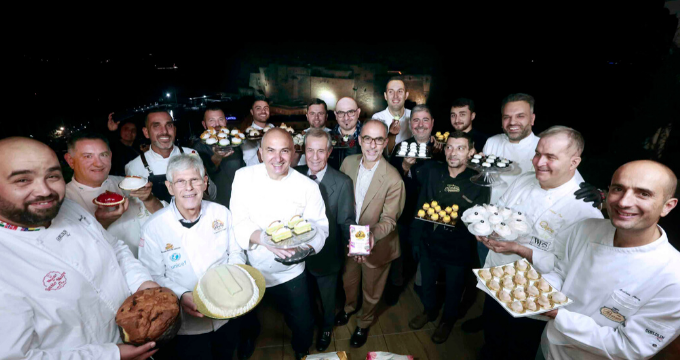 Dolci delle Feste, in scena i mustaccioli