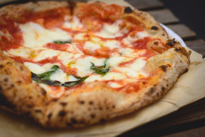 Tutti i segreti della vera pizza napoletana