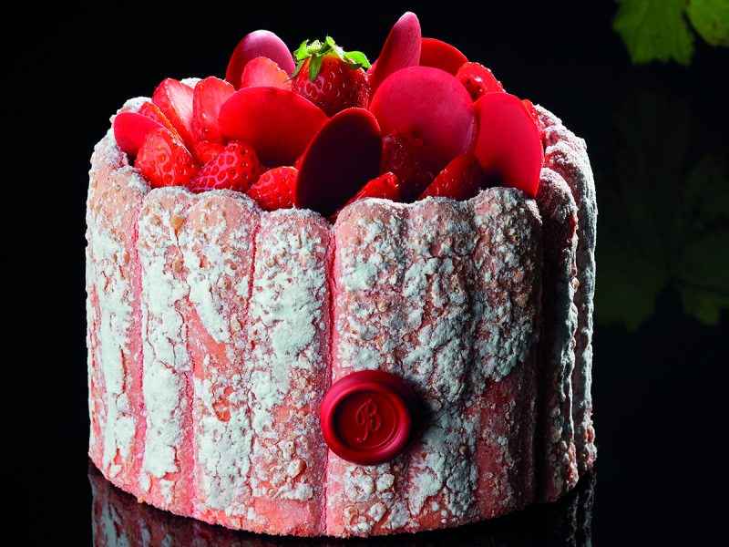 Charlotte alle fragole, ricetta e curiosità di un dolce ricco di storia