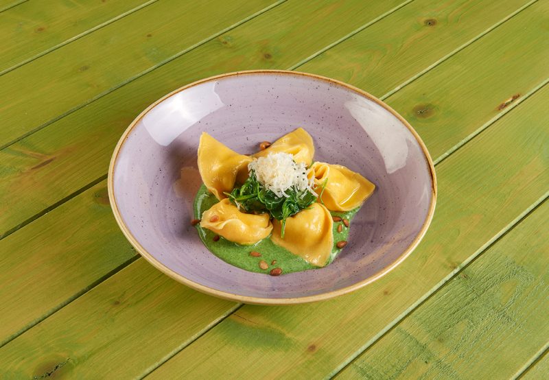 I tortelloni in salsa cremosa agli spinaci: da IFFCO Italia e Roberto Carcangiu una ricetta primaverile