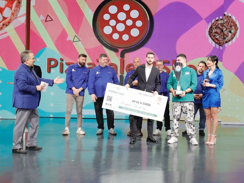 Il pizzaiolo Giuseppe De Lucia vince il Talent Show di AlmaTv