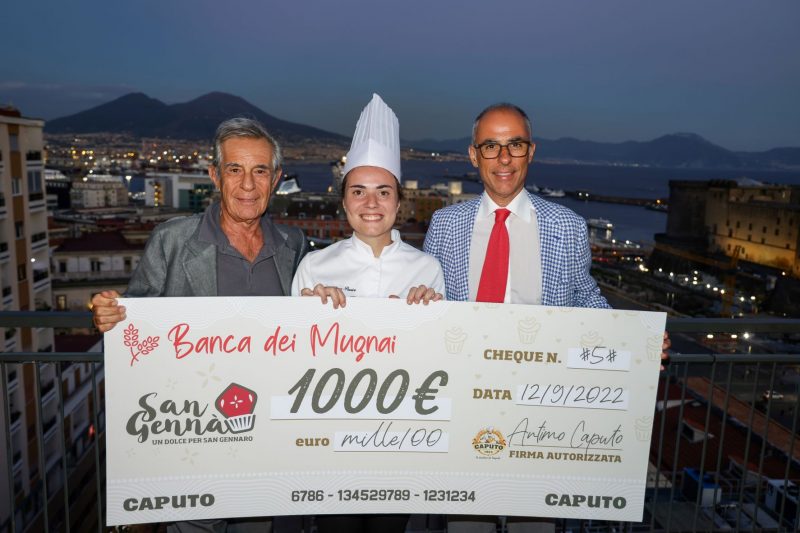 L’onda rosa della pasticceria travolge (anche) San Gennaro
