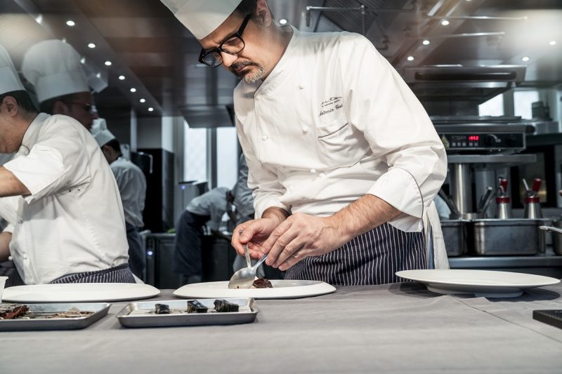 LA STANZA DEL DIRETTORE. Metti uno chef’s table al Seta (di Antonio Guida)